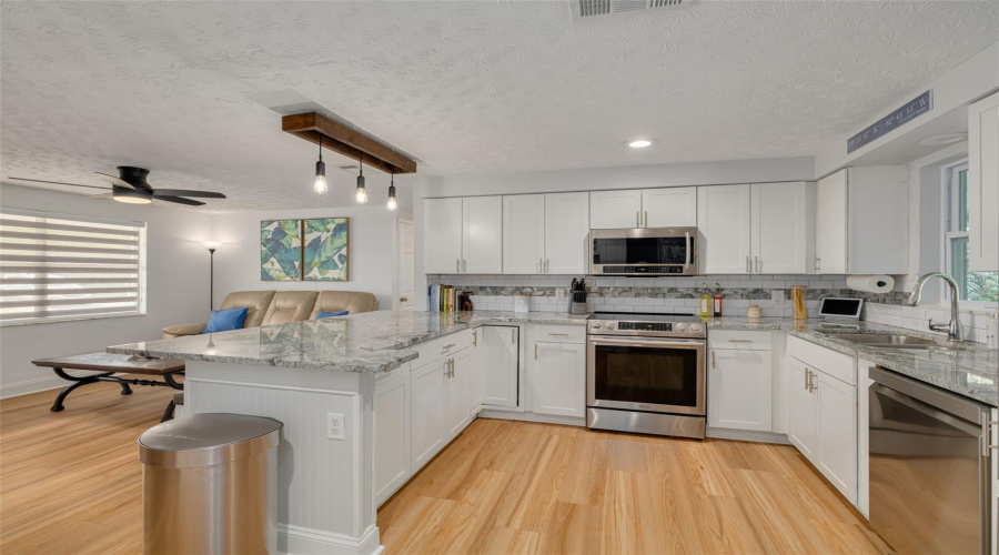New Port Richey, Florida 34652, 3 Bedroom Bedrooms, ,2 Bathroombathrooms,Residential,For Sale,Overlook,0,Mfrtb8541275