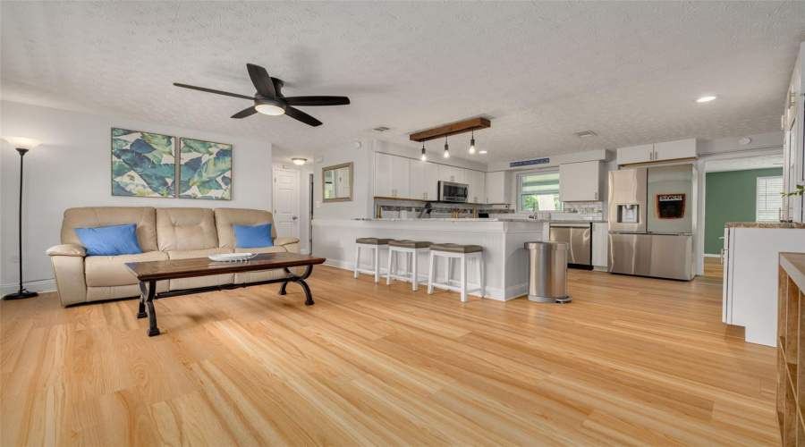 New Port Richey, Florida 34652, 3 Bedroom Bedrooms, ,2 Bathroombathrooms,Residential,For Sale,Overlook,0,Mfrtb8541275