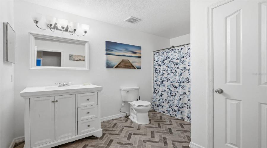 2Nd Floor Hall Bath