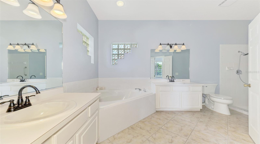 Sarasota, Florida 34238, 4 Bedroom Bedrooms, ,2 Bathroombathrooms,Residential,For Sale,Sturbridge,0,Mfra4702121