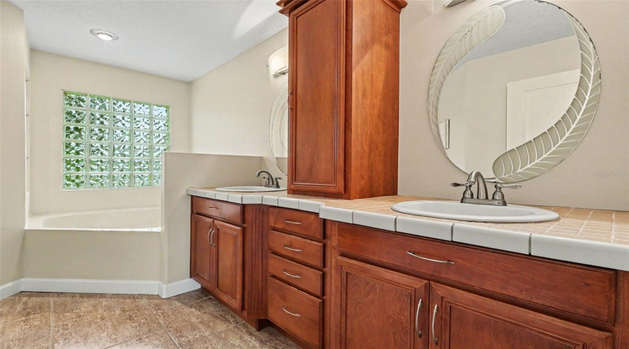 Titusville, Florida 32780, 3 Bedroom Bedrooms, ,2 Bathroombathrooms,Residential,For Sale,Saint Pauls,0,Mfrv4949800