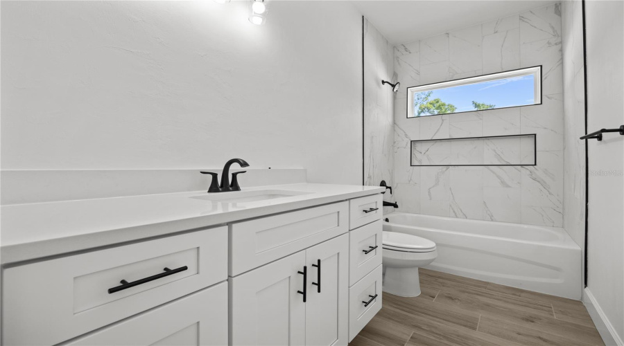 Gainesville, Florida 32607, 3 Bedroom Bedrooms, ,2 Bathroombathrooms,Residential,For Sale,67Th,0,Mfrgc538147
