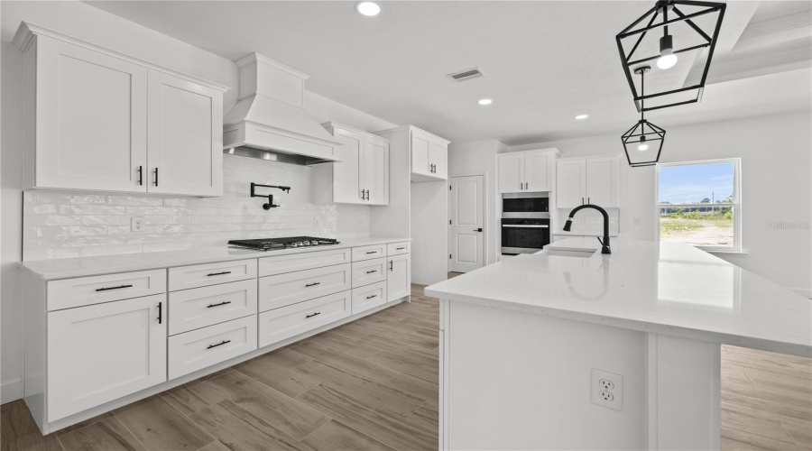 Gainesville, Florida 32607, 3 Bedroom Bedrooms, ,2 Bathroombathrooms,Residential,For Sale,67Th,0,Mfrgc538147