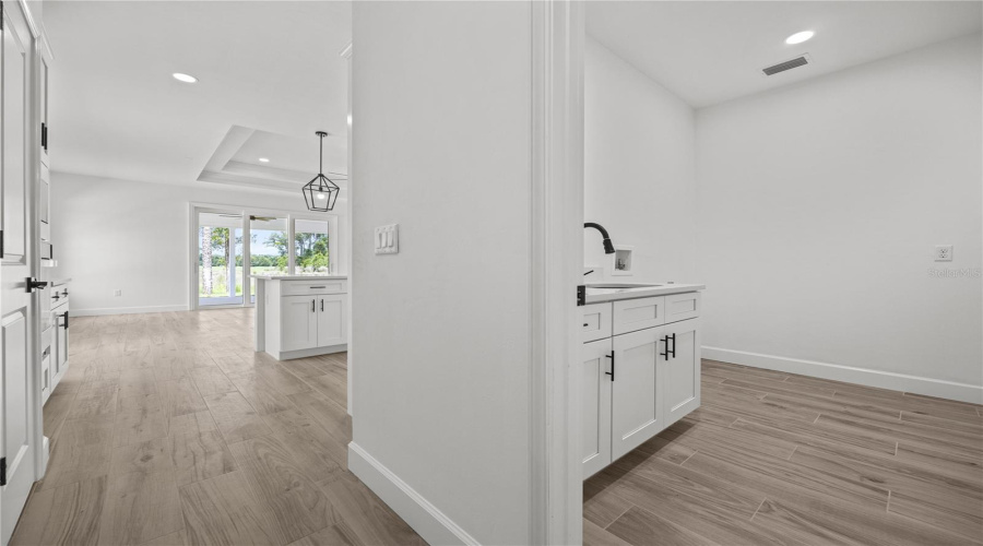 Gainesville, Florida 32607, 3 Bedroom Bedrooms, ,2 Bathroombathrooms,Residential,For Sale,67Th,0,Mfrgc538147
