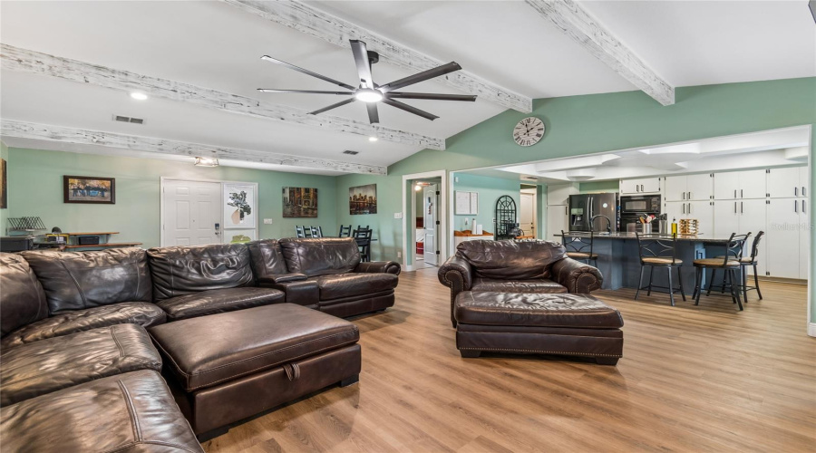 Mulberry, Florida 33860, 4 Bedroom Bedrooms, ,2 Bathroombathrooms,Residential,For Sale,Southwind,0,Mfrw7886535