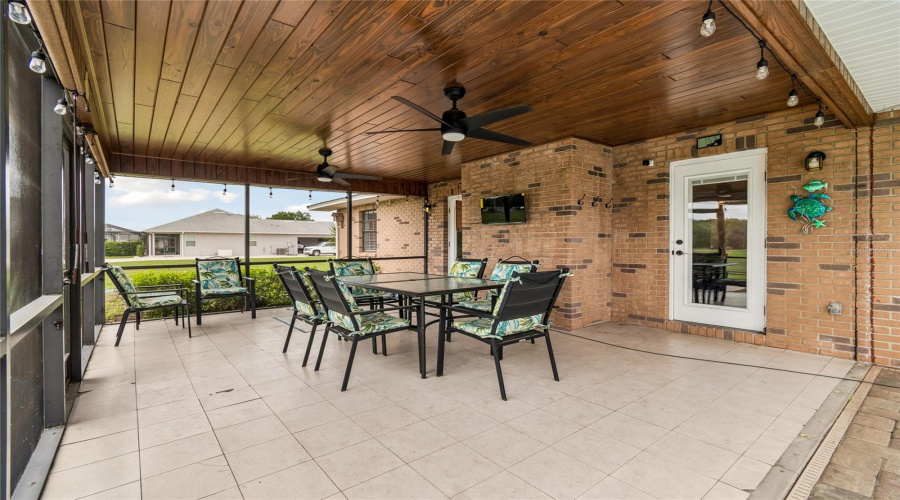 Mulberry, Florida 33860, 4 Bedroom Bedrooms, ,2 Bathroombathrooms,Residential,For Sale,Southwind,0,Mfrw7886535