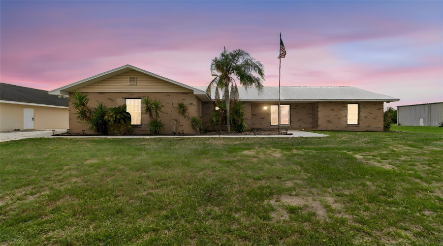Mulberry, Florida 33860, 4 Bedroom Bedrooms, ,2 Bathroombathrooms,Residential,For Sale,Southwind,0,Mfrw7886535