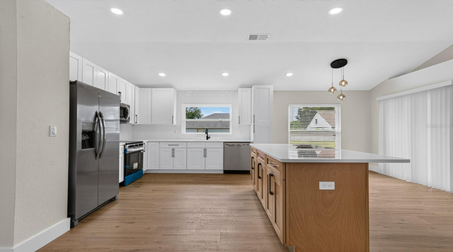Tampa, Florida 33615, 3 Bedroom Bedrooms, ,2 Bathroombathrooms,Residential,For Sale,Marbella Creek,0,Mfrtb8541416