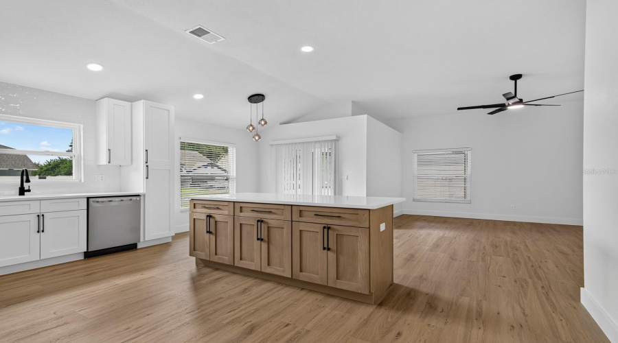 Tampa, Florida 33615, 3 Bedroom Bedrooms, ,2 Bathroombathrooms,Residential,For Sale,Marbella Creek,0,Mfrtb8541416