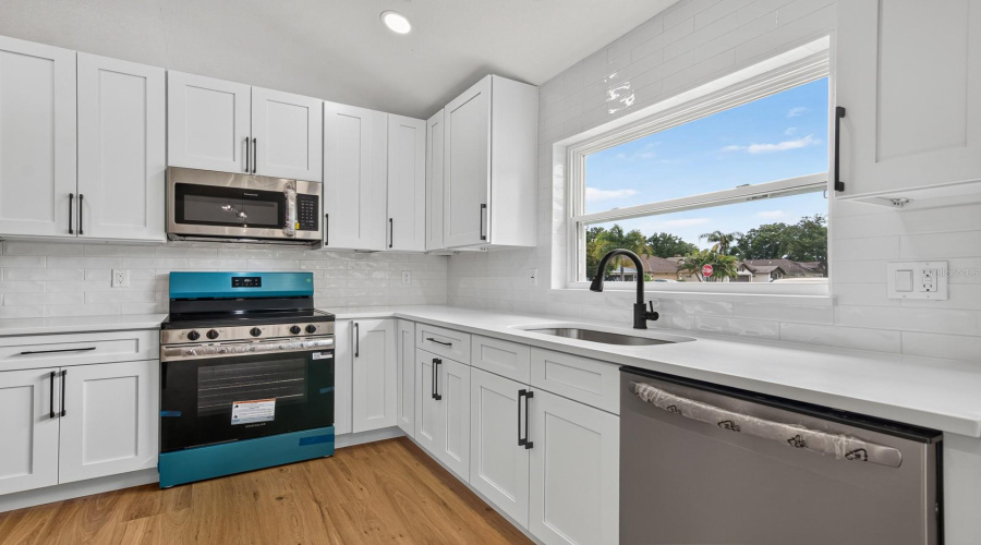 Tampa, Florida 33615, 3 Bedroom Bedrooms, ,2 Bathroombathrooms,Residential,For Sale,Marbella Creek,0,Mfrtb8541416