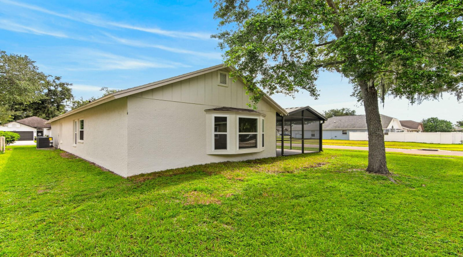 Tampa, Florida 33615, 3 Bedroom Bedrooms, ,2 Bathroombathrooms,Residential,For Sale,Marbella Creek,0,Mfrtb8541416