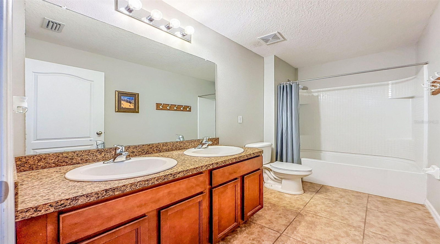 Spring Hill, Florida 34609, 5 Bedroom Bedrooms, ,2 Bathroombathrooms,Residential,For Sale,Hartford Heights,0,Mfrtb8517441