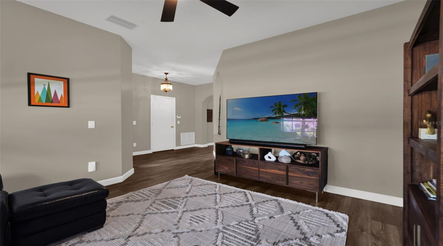 Casselberry, Florida 32707, 3 Bedroom Bedrooms, ,2 Bathroombathrooms,Residential,For Sale,Waukon,0,Mfro6416181