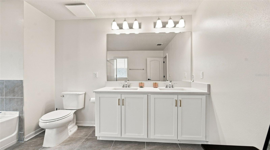 Land O Lakes, Florida 34638, 4 Bedroom Bedrooms, ,2 Bathroombathrooms,Residential,For Sale,Burning Opal,0,Mfrtb8537283