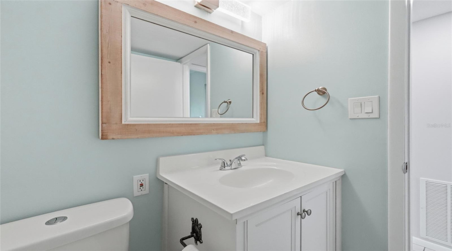 Bradenton, Florida 34210, 3 Bedroom Bedrooms, ,2 Bathroombathrooms,Residential,For Sale,Catalina,0,Mfra4702214