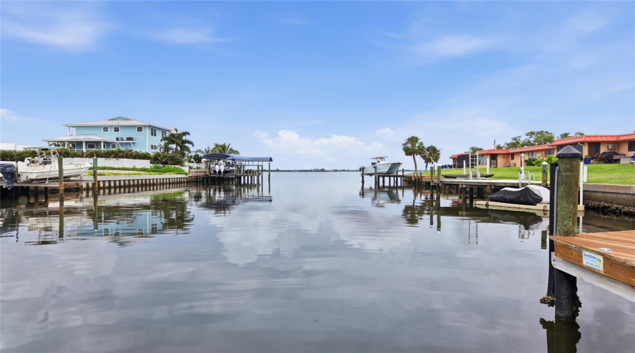 Bradenton, Florida 34210, 3 Bedroom Bedrooms, ,2 Bathroombathrooms,Residential,For Sale,Catalina,0,Mfra4702214