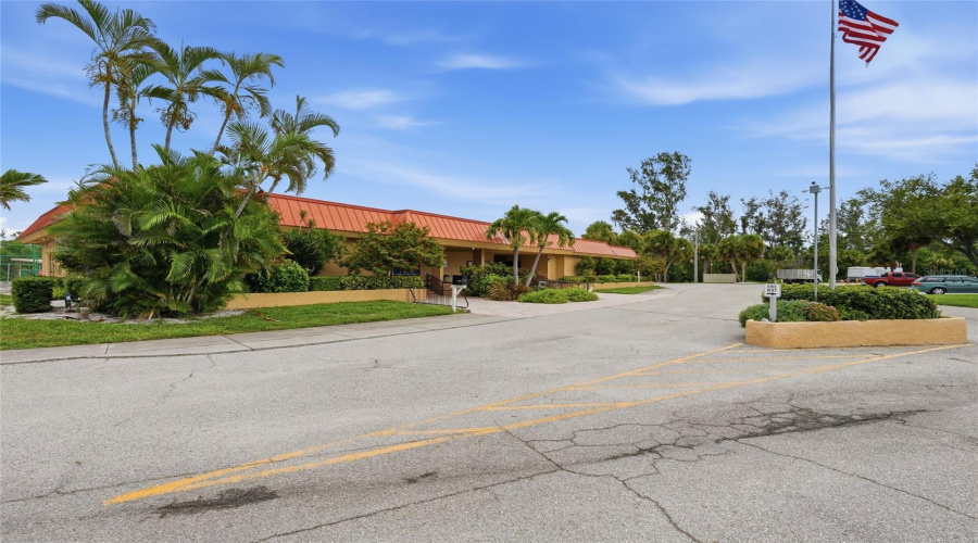Bradenton, Florida 34210, 3 Bedroom Bedrooms, ,2 Bathroombathrooms,Residential,For Sale,Catalina,0,Mfra4702214