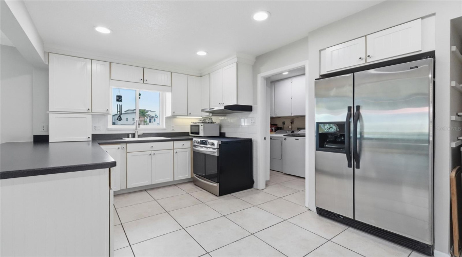 Bradenton, Florida 34210, 3 Bedroom Bedrooms, ,2 Bathroombathrooms,Residential,For Sale,Catalina,0,Mfra4702214