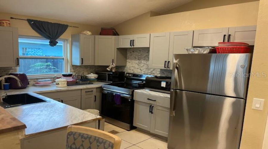 Orlando, Florida 32808, 3 Bedroom Bedrooms, ,2 Bathroombathrooms,Residential,For Sale,Kaluga Park,0,Mfro6432788