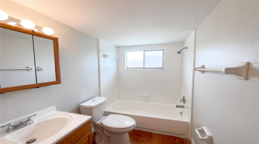 Orlando, Florida 32808, 3 Bedroom Bedrooms, ,2 Bathroombathrooms,Residential,For Sale,Beacon,0,Mfro6414888