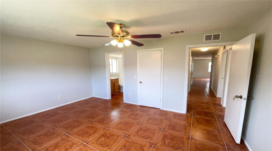 Orlando, Florida 32808, 3 Bedroom Bedrooms, ,2 Bathroombathrooms,Residential,For Sale,Beacon,0,Mfro6414888