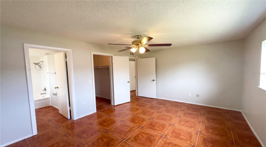 Orlando, Florida 32808, 3 Bedroom Bedrooms, ,2 Bathroombathrooms,Residential,For Sale,Beacon,0,Mfro6414888