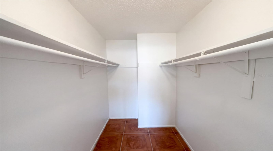 Orlando, Florida 32808, 3 Bedroom Bedrooms, ,2 Bathroombathrooms,Residential,For Sale,Beacon,0,Mfro6414888