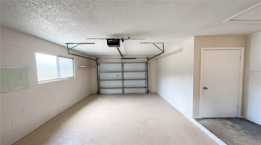 Orlando, Florida 32808, 3 Bedroom Bedrooms, ,2 Bathroombathrooms,Residential,For Sale,Beacon,0,Mfro6414888