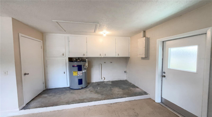 Orlando, Florida 32808, 3 Bedroom Bedrooms, ,2 Bathroombathrooms,Residential,For Sale,Beacon,0,Mfro6414888