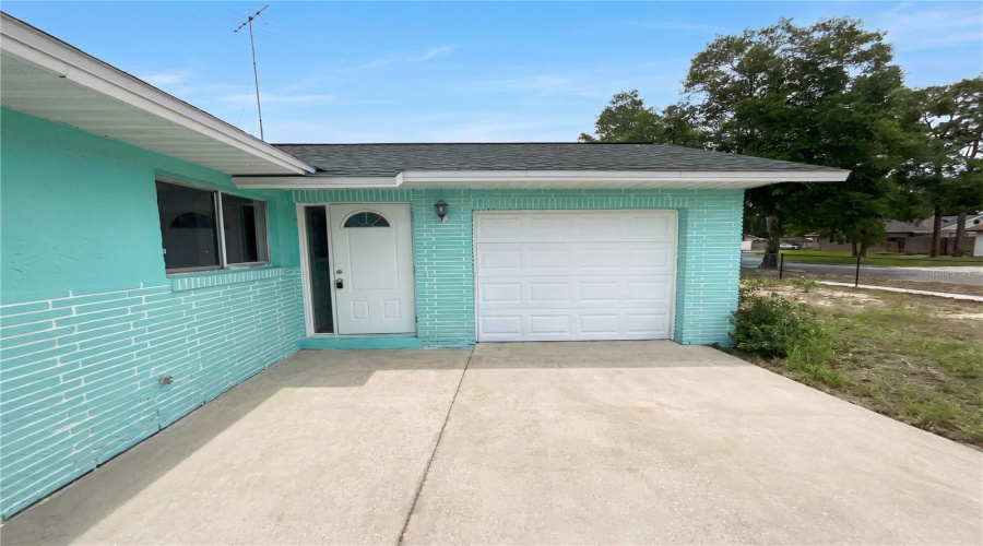 Orlando, Florida 32808, 3 Bedroom Bedrooms, ,2 Bathroombathrooms,Residential,For Sale,Beacon,0,Mfro6414888