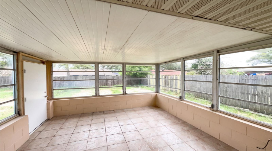 Orlando, Florida 32808, 3 Bedroom Bedrooms, ,2 Bathroombathrooms,Residential,For Sale,Beacon,0,Mfro6414888