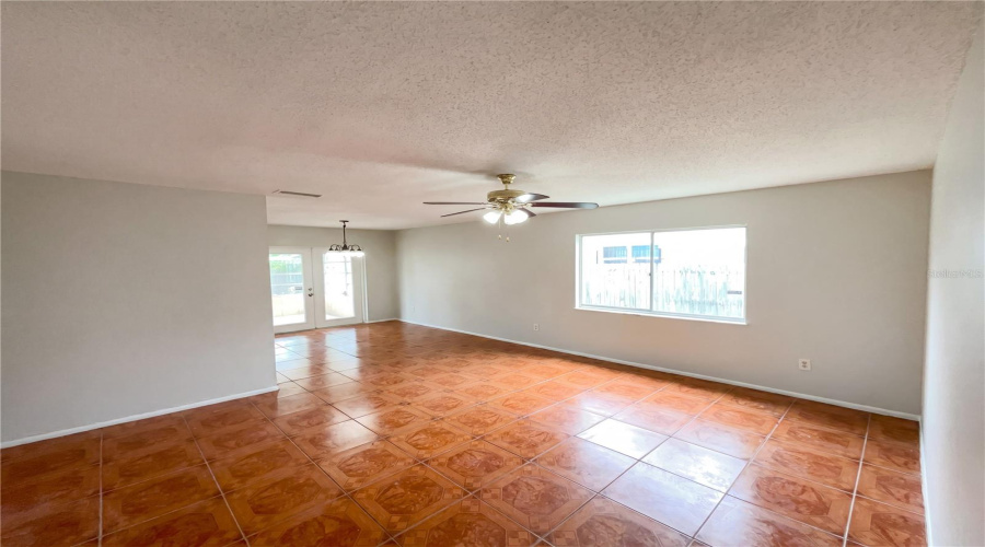 Orlando, Florida 32808, 3 Bedroom Bedrooms, ,2 Bathroombathrooms,Residential,For Sale,Beacon,0,Mfro6414888