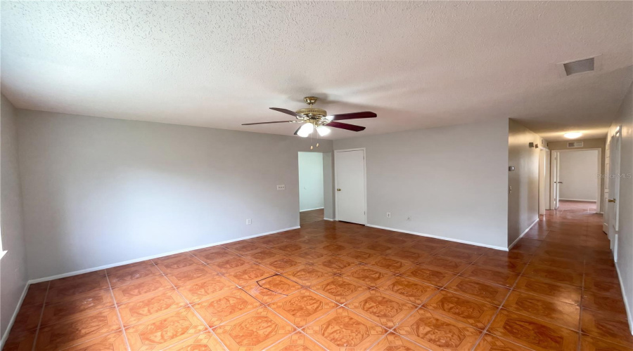 Orlando, Florida 32808, 3 Bedroom Bedrooms, ,2 Bathroombathrooms,Residential,For Sale,Beacon,0,Mfro6414888
