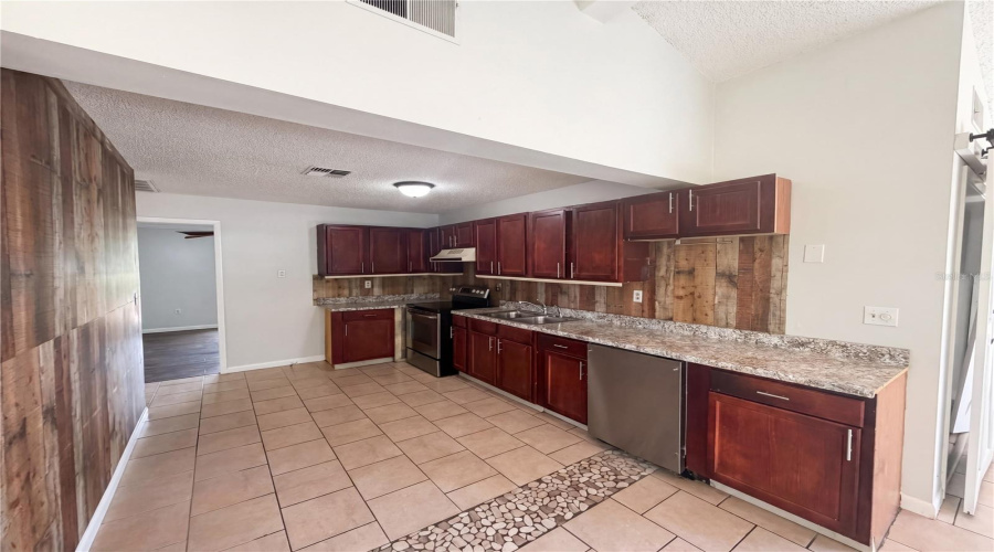 Fort Meade, Florida 33841, 3 Bedroom Bedrooms, ,2 Bathroombathrooms,Residential,For Sale,4Th,0,Mfro6407240