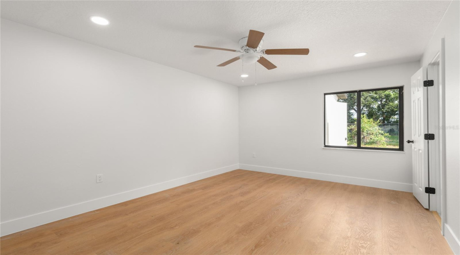 Orlando, Florida 32807, 2 Bedroom Bedrooms, ,2 Bathroombathrooms,Residential,For Sale,Timber River,0,Mfro6436745