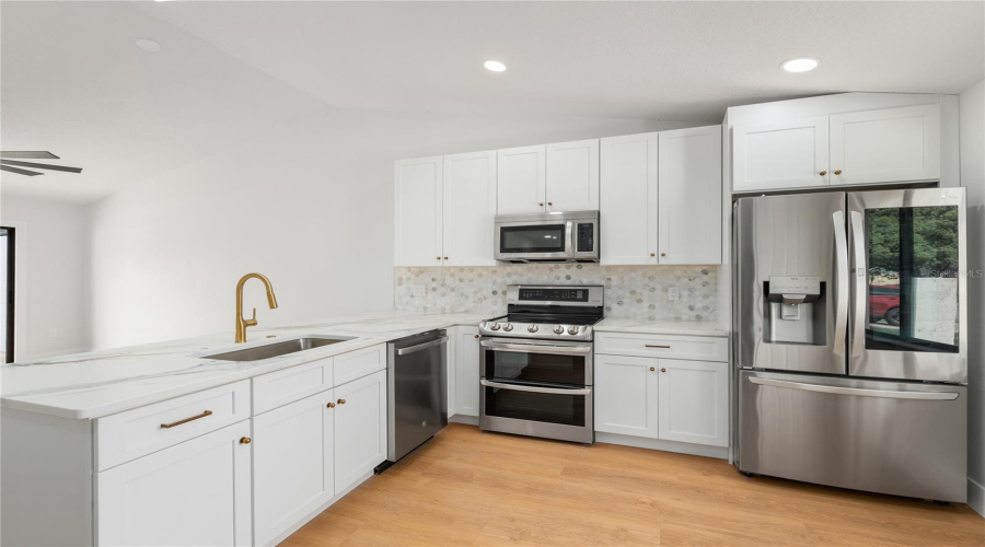 Orlando, Florida 32807, 2 Bedroom Bedrooms, ,2 Bathroombathrooms,Residential,For Sale,Timber River,0,Mfro6436745