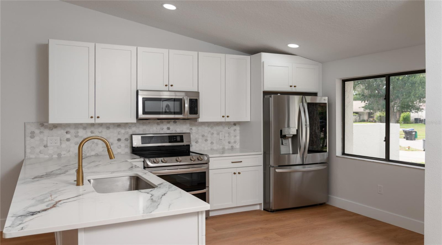 Orlando, Florida 32807, 2 Bedroom Bedrooms, ,2 Bathroombathrooms,Residential,For Sale,Timber River,0,Mfro6436745