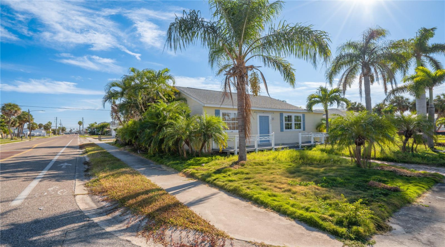 St Pete Beach, Florida 33706, 4 Bedroom Bedrooms, ,3 Bathroombathrooms,Residential,For Sale,78Th,0,Mfrtb8542160