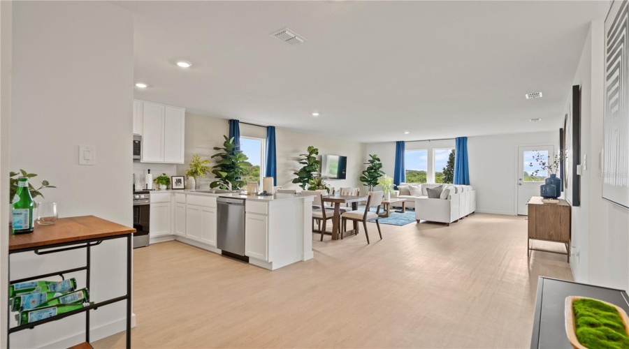 Haines City, Florida 33844, 4 Bedroom Bedrooms, ,2 Bathroombathrooms,Residential,For Sale,Jennio,0,Mfro6436763