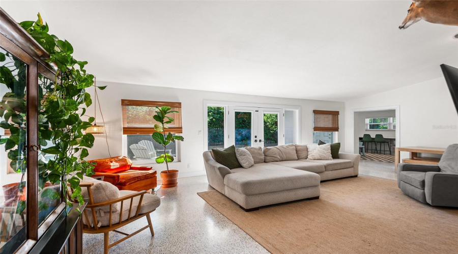 Lakeland, Florida 33803, 3 Bedroom Bedrooms, ,2 Bathroombathrooms,Residential,For Sale,Easton,0,Mfrtb8540579