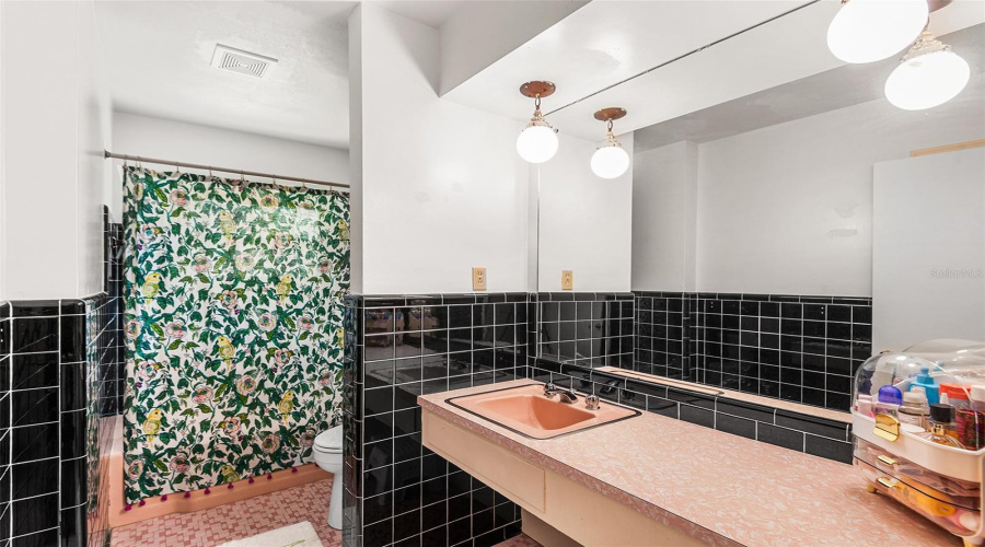 Lakeland, Florida 33803, 3 Bedroom Bedrooms, ,2 Bathroombathrooms,Residential,For Sale,Easton,0,Mfrtb8540579