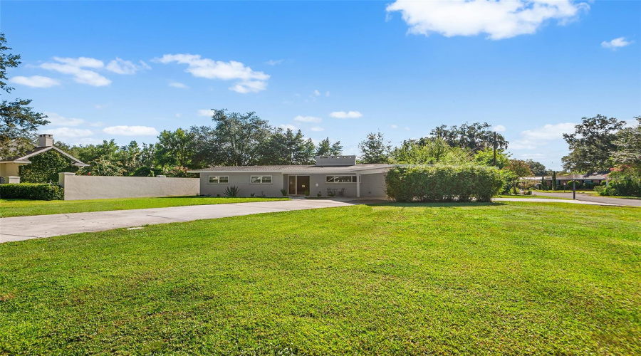 Lakeland, Florida 33803, 3 Bedroom Bedrooms, ,2 Bathroombathrooms,Residential,For Sale,Easton,0,Mfrtb8540579