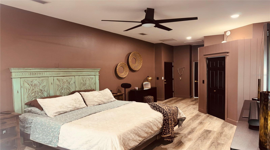 Palm Harbor, Florida 34683, 6 Bedroom Bedrooms, ,3 Bathroombathrooms,Residential,For Sale,Glenbrook,0,Mfrtb8539372