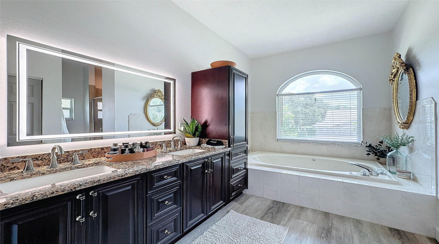 Palm Harbor, Florida 34683, 6 Bedroom Bedrooms, ,3 Bathroombathrooms,Residential,For Sale,Glenbrook,0,Mfrtb8539372