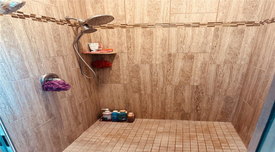 Palm Harbor, Florida 34683, 6 Bedroom Bedrooms, ,3 Bathroombathrooms,Residential,For Sale,Glenbrook,0,Mfrtb8539372