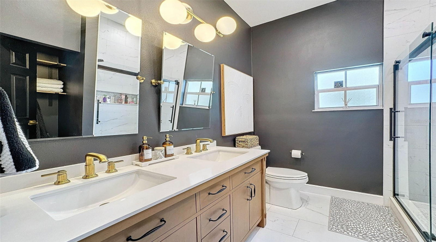 Palm Harbor, Florida 34683, 6 Bedroom Bedrooms, ,3 Bathroombathrooms,Residential,For Sale,Glenbrook,0,Mfrtb8539372