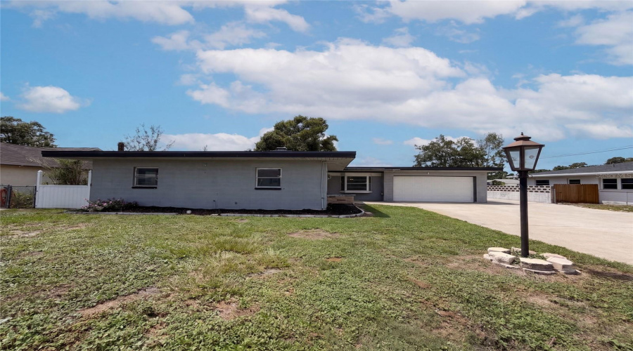 Tampa, Florida 33610, 3 Bedroom Bedrooms, ,2 Bathroombathrooms,Residential,For Sale,Spencer,0,Mfro6436779