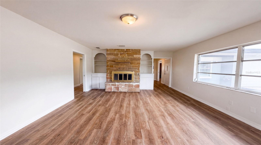 Tampa, Florida 33610, 3 Bedroom Bedrooms, ,2 Bathroombathrooms,Residential,For Sale,Spencer,0,Mfro6436779