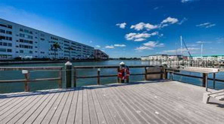 Gulfport, Florida 33707, 2 Bedroom Bedrooms, ,2 Bathroombathrooms,Residential,For Sale,30Th,0,Mfrtb8542680