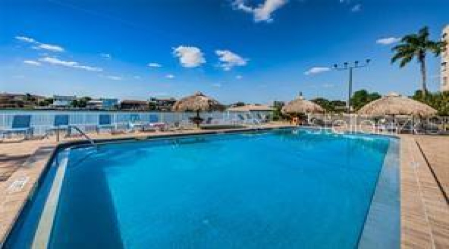 Gulfport, Florida 33707, 2 Bedroom Bedrooms, ,2 Bathroombathrooms,Residential,For Sale,30Th,0,Mfrtb8542680